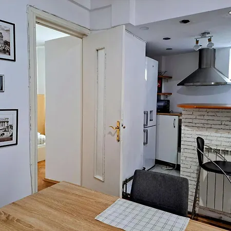 Luxury Piata Romana Апартаменти