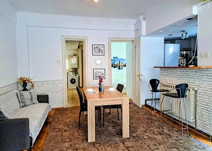 Luxury Piata Romana * Βουκουρέστι